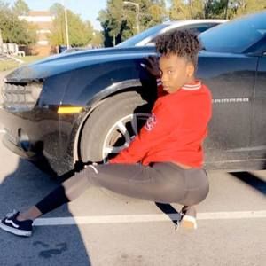 Meet your Posher, Tayler